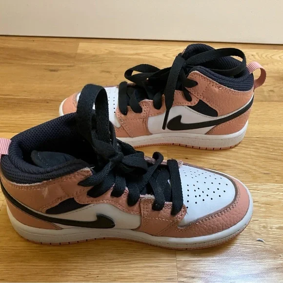 Nike Air Jordan Retro 1 Mid Pink Quartz GS 640737-603 Size 11C Kids - Picture 6 of 8